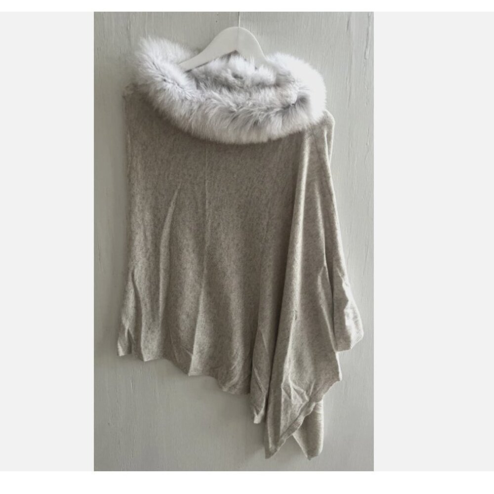SOFIA CASHMERE Gray Wool Cashmere Fox Fur Asymmetrical Poncho Sweater One Size